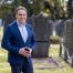 Portretfoto van Jan Pieter van Dalen op Joodse begraafplaats in Apeldoorn